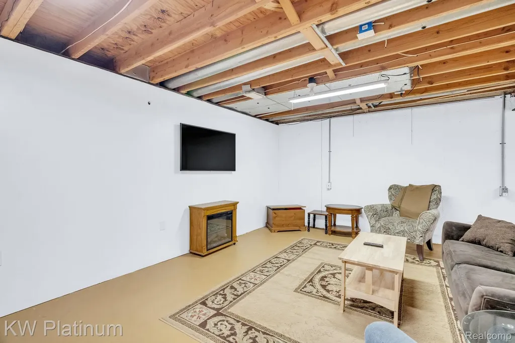 38215 Maple Forest Boulevard E Harrison Charter Township MI 48045