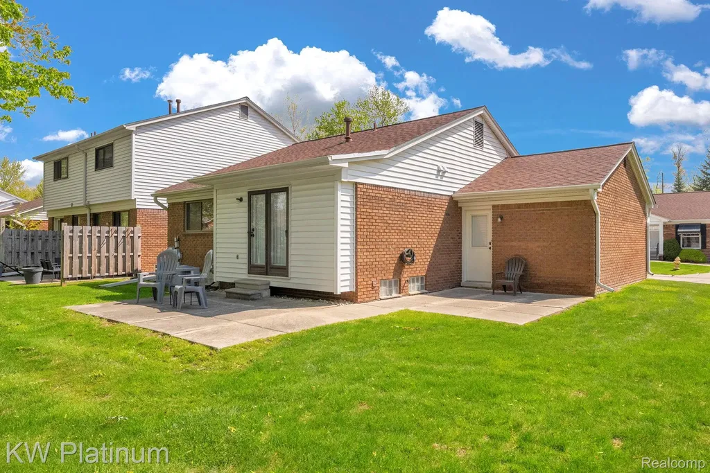 38215 Maple Forest Boulevard E Harrison Charter Township MI 48045