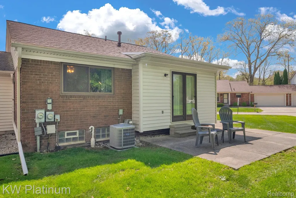 38215 Maple Forest Boulevard E Harrison Charter Township MI 48045