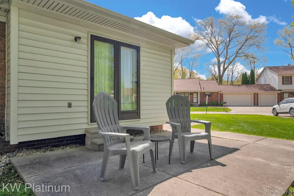 38215 Maple Forest Boulevard E Harrison Charter Township MI 48045