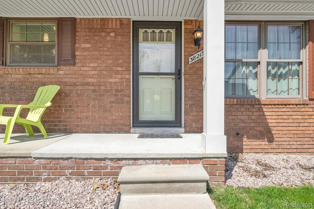 38215 Maple Forest Boulevard E Harrison Charter Township MI 48045