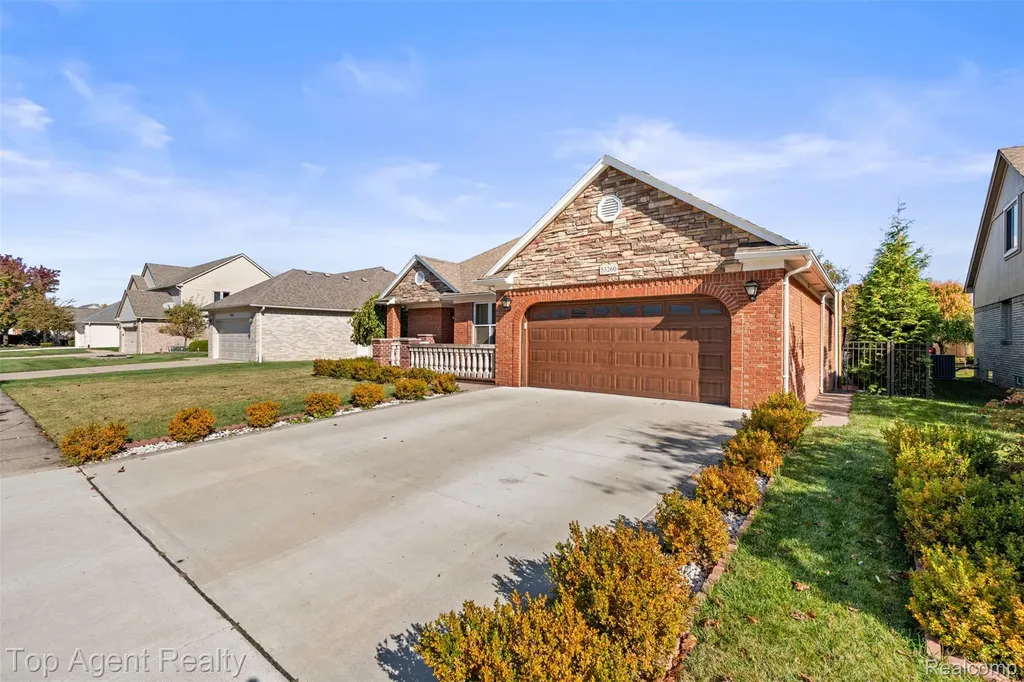 53260 Villa Rosa Drive Macomb Township MI 48042
