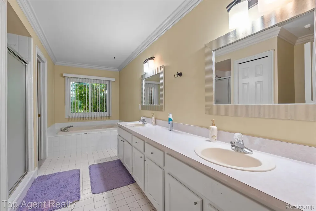 53260 Villa Rosa Drive Macomb Township MI 48042