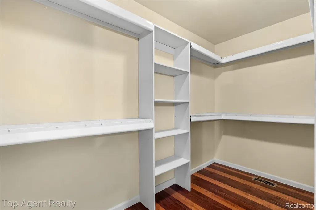 53260 Villa Rosa Drive Macomb Township MI 48042