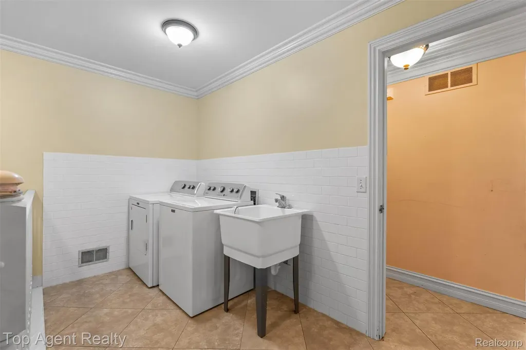 53260 Villa Rosa Drive Macomb Township MI 48042