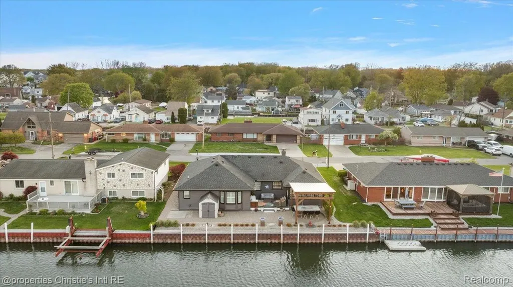 37912 Pointe Rosa Street Harrison Charter Township MI 48045