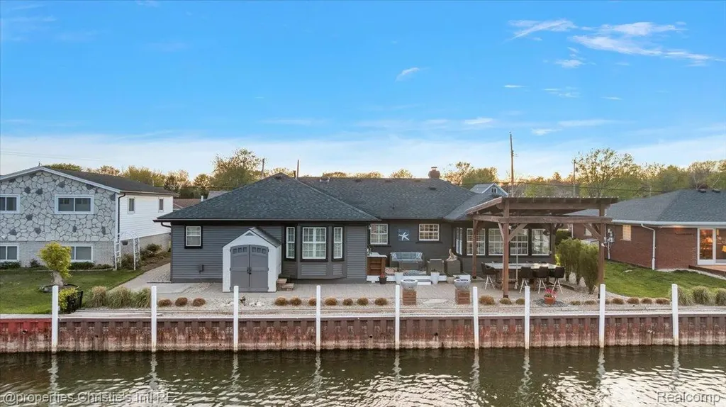 37912 Pointe Rosa Street Harrison Charter Township MI 48045