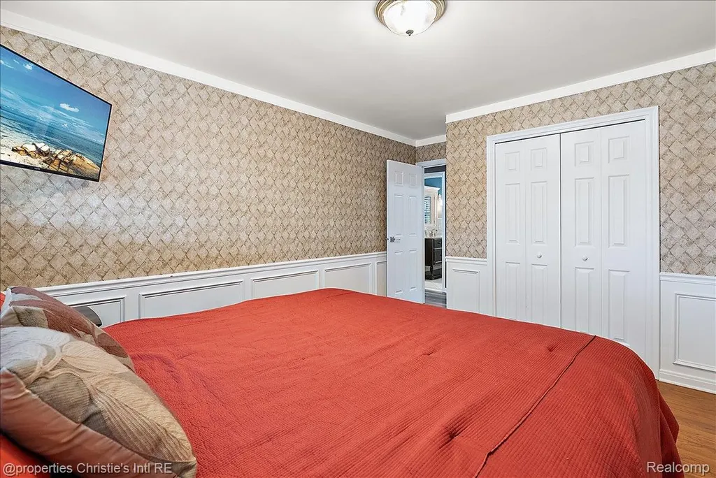 37912 Pointe Rosa Street Harrison Charter Township MI 48045