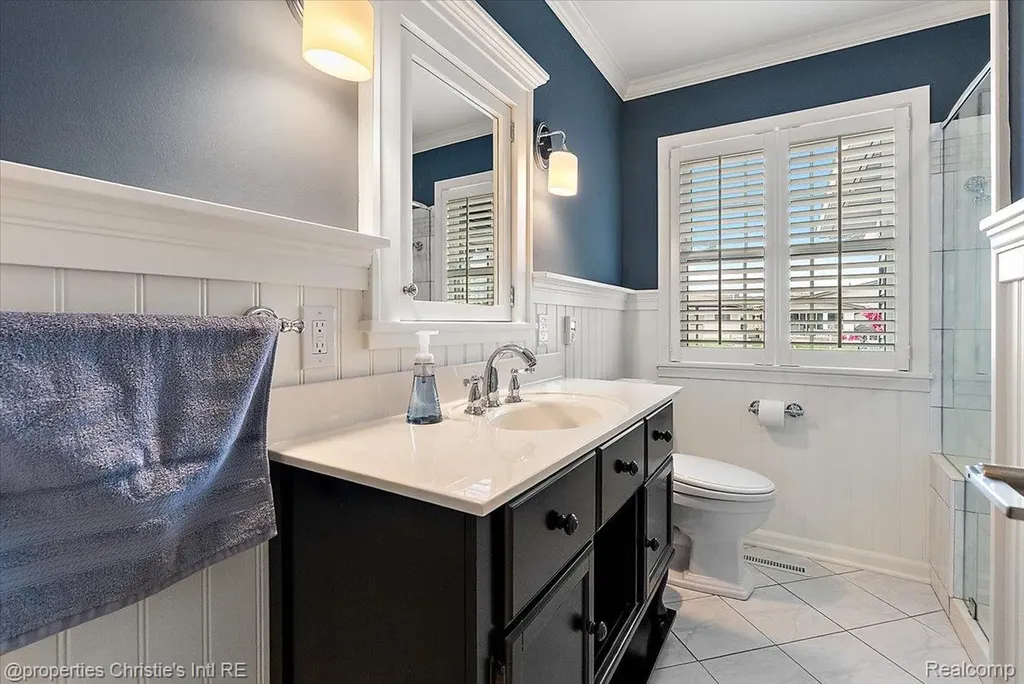 37912 Pointe Rosa Street Harrison Charter Township MI 48045