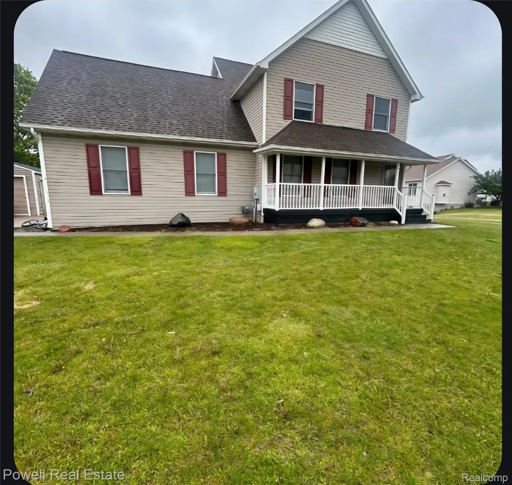 2335 Pebble Creek Drive N Flint Charter Township MI 48433