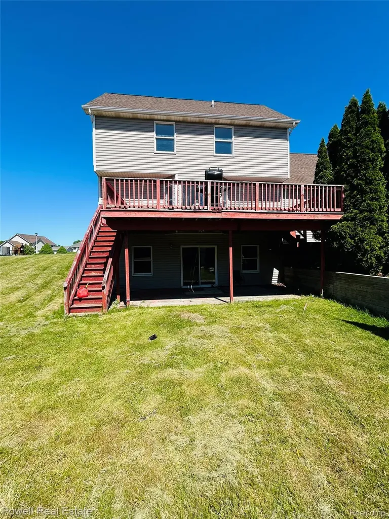 2335 Pebble Creek Drive N Flint Charter Township MI 48433