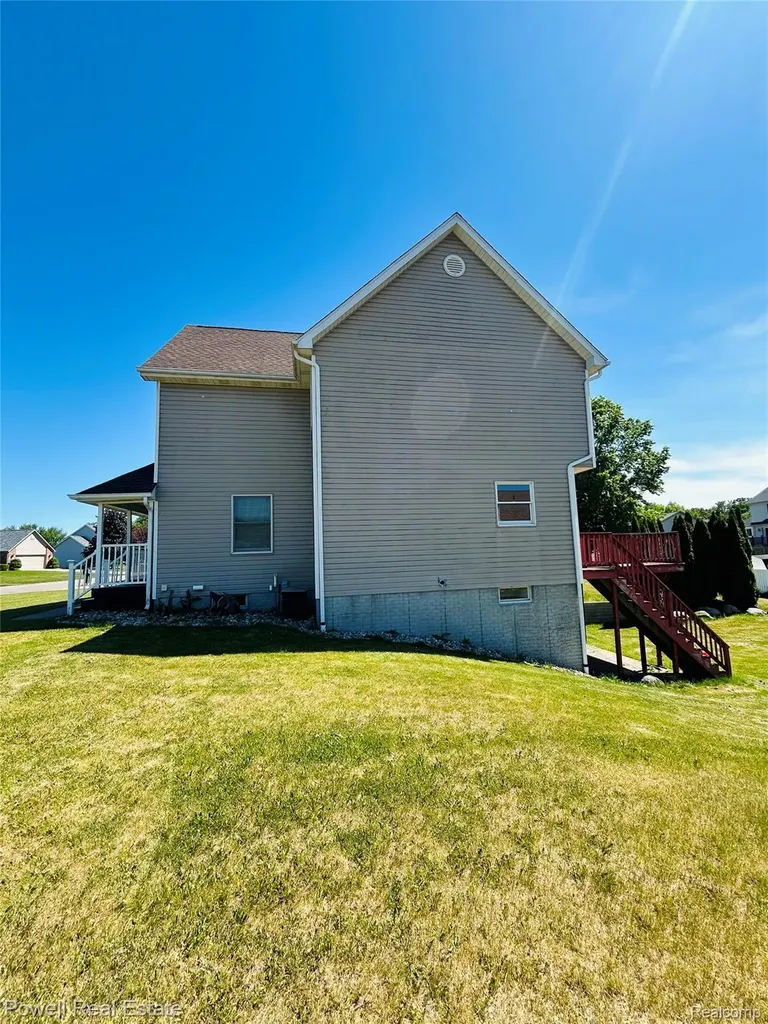 2335 Pebble Creek Drive N Flint Charter Township MI 48433
