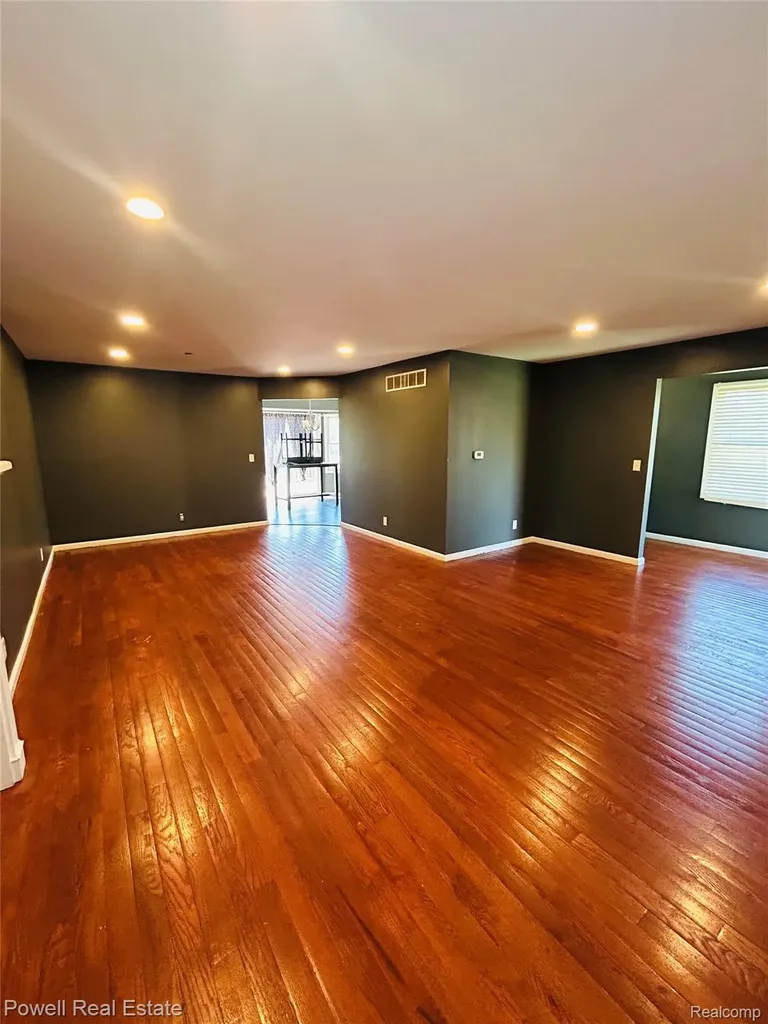 2335 Pebble Creek Drive N Flint Charter Township MI 48433