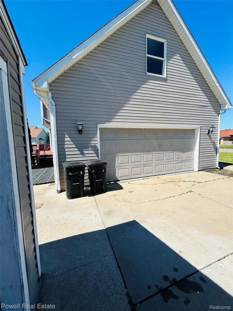 2335 Pebble Creek Drive N Flint Charter Township MI 48433