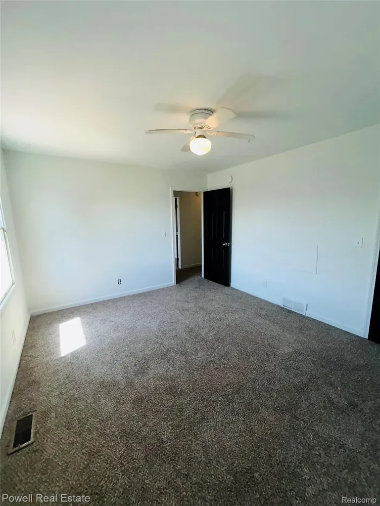 2335 Pebble Creek Drive N Flint Charter Township MI 48433