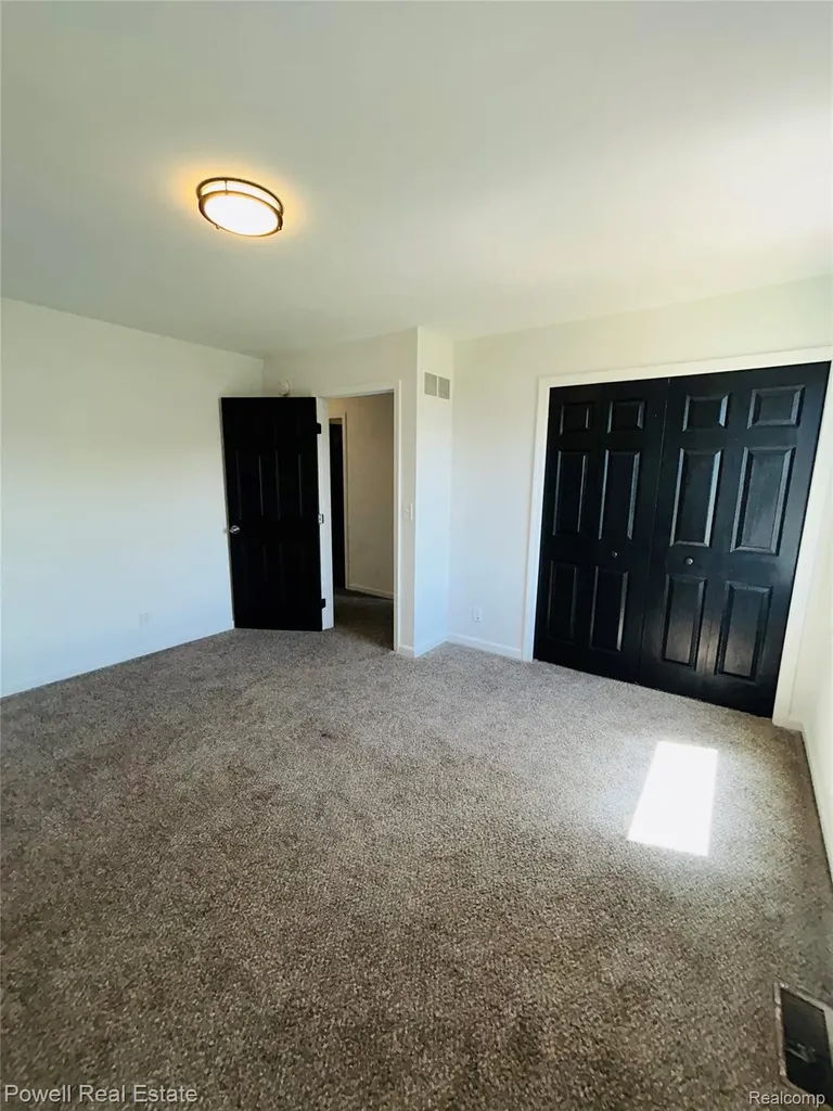 2335 Pebble Creek Drive N Flint Charter Township MI 48433