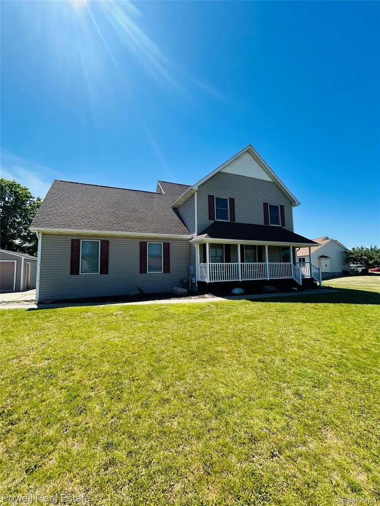 2335 Pebble Creek Drive N Flint Charter Township MI 48433