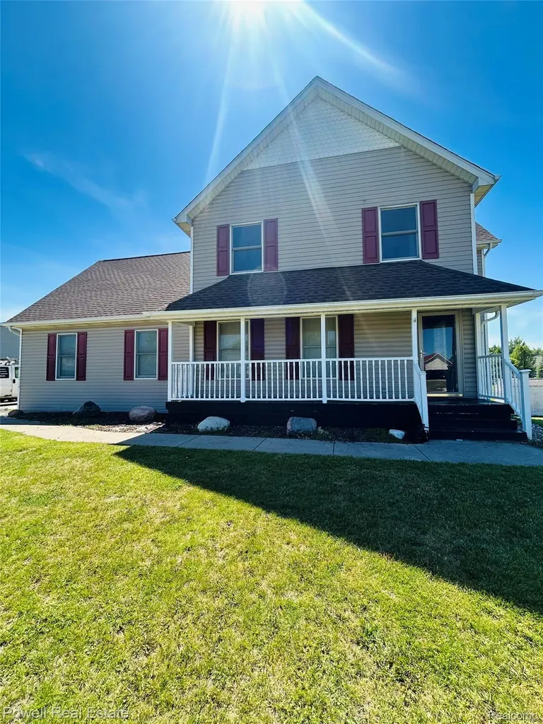 2335 Pebble Creek Drive N Flint Charter Township MI 48433
