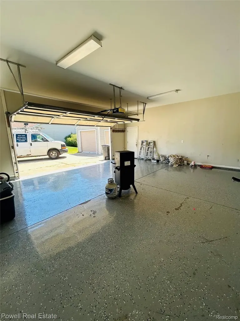 2335 Pebble Creek Drive N Flint Charter Township MI 48433