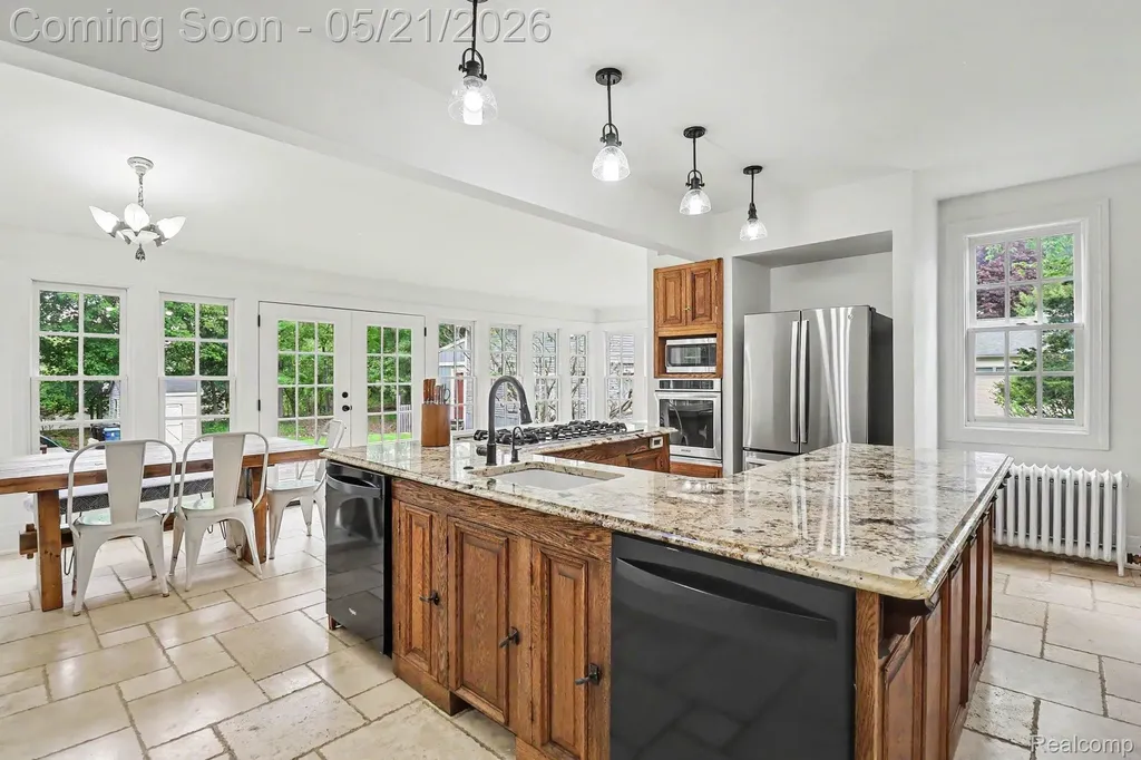 95 Dennison Street Oxford Village MI 48371