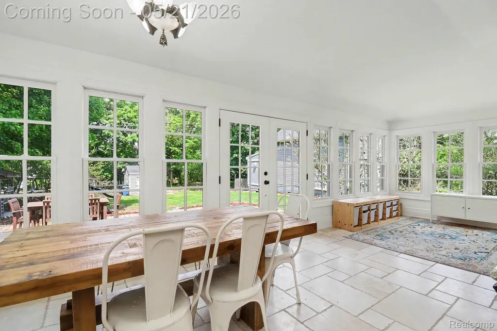 95 Dennison Street Oxford Village MI 48371