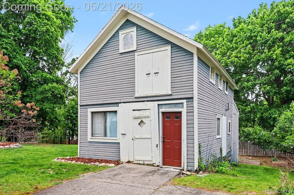 95 Dennison Street Oxford Village MI 48371