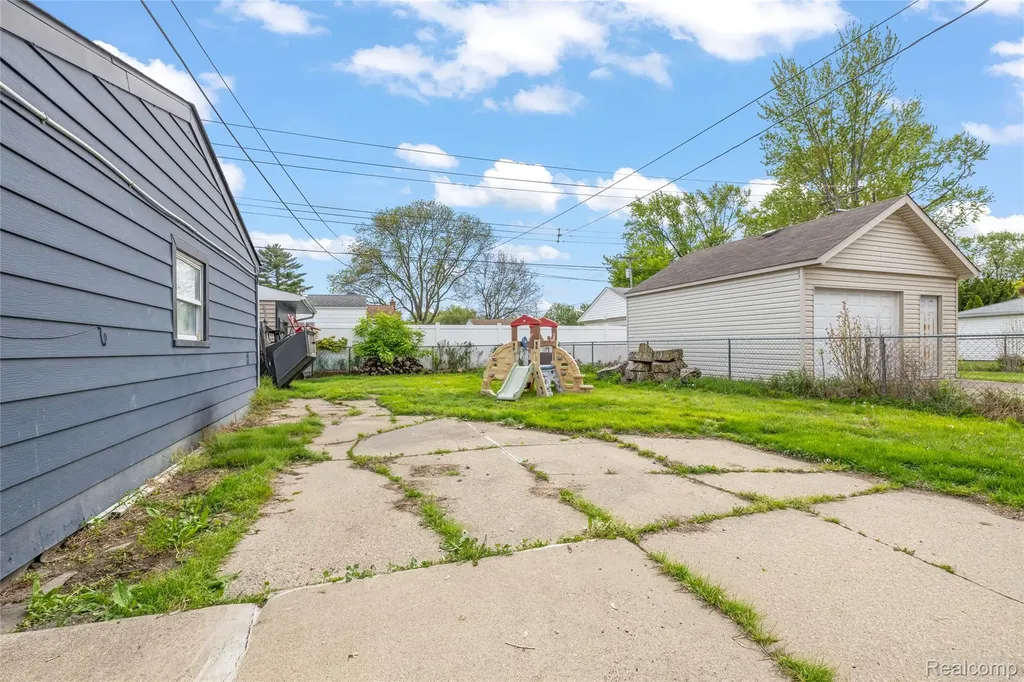 27517 Sheridan Street Garden City City MI 48135