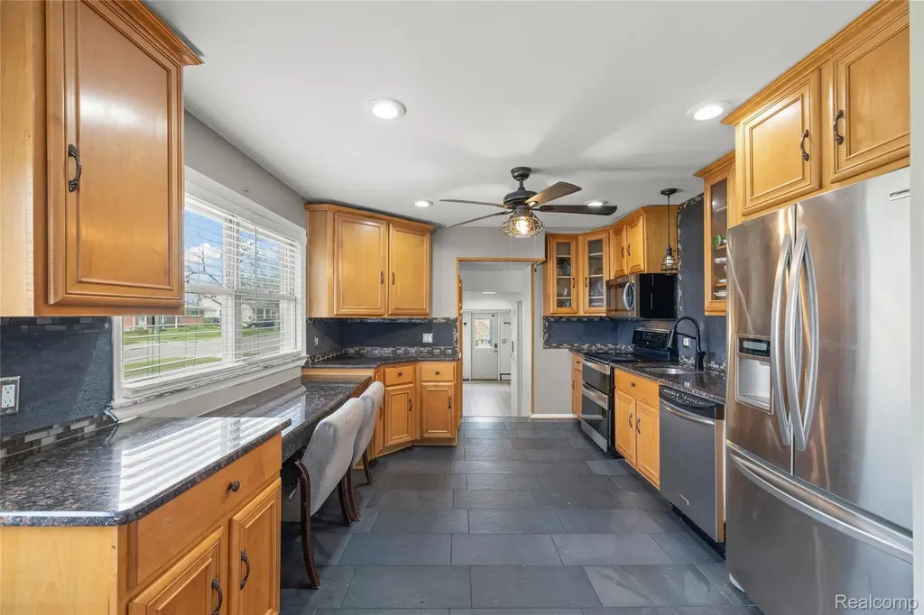 27517 Sheridan Street Garden City City MI 48135