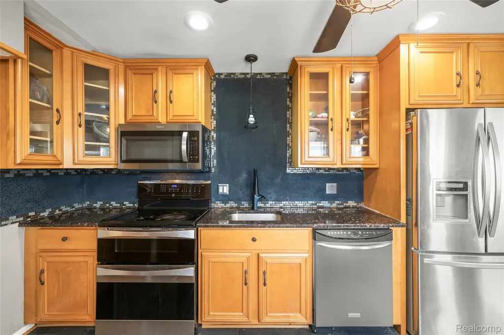 27517 Sheridan Street Garden City City MI 48135