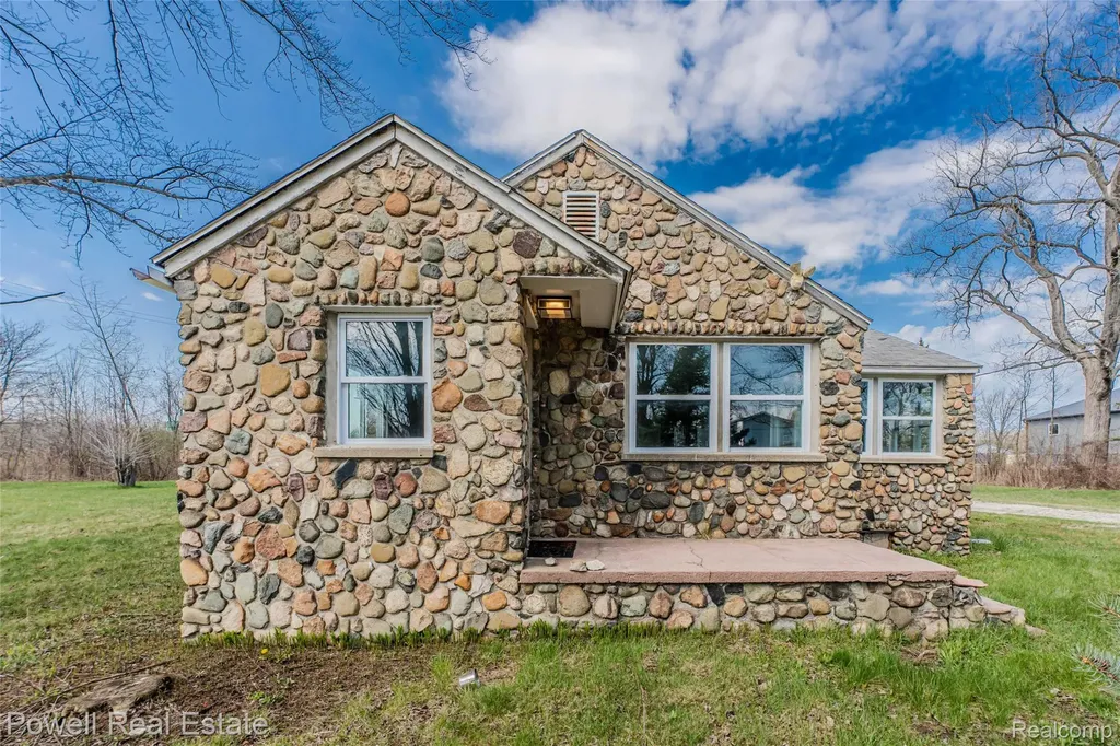 4118 Griswold Road Port Huron City MI 48060