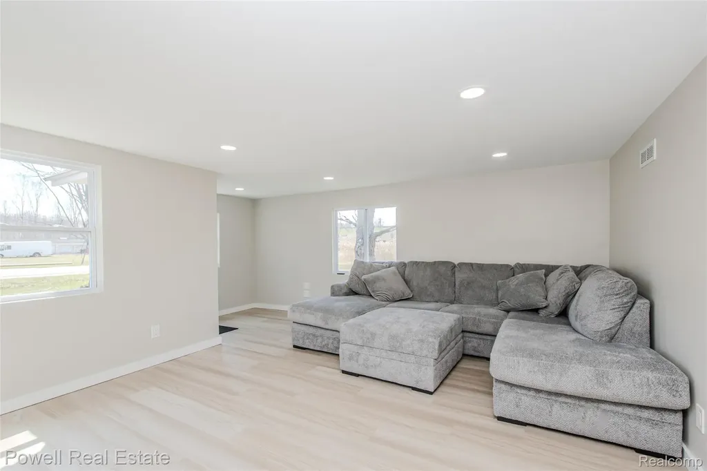 4118 Griswold Road Port Huron City MI 48060