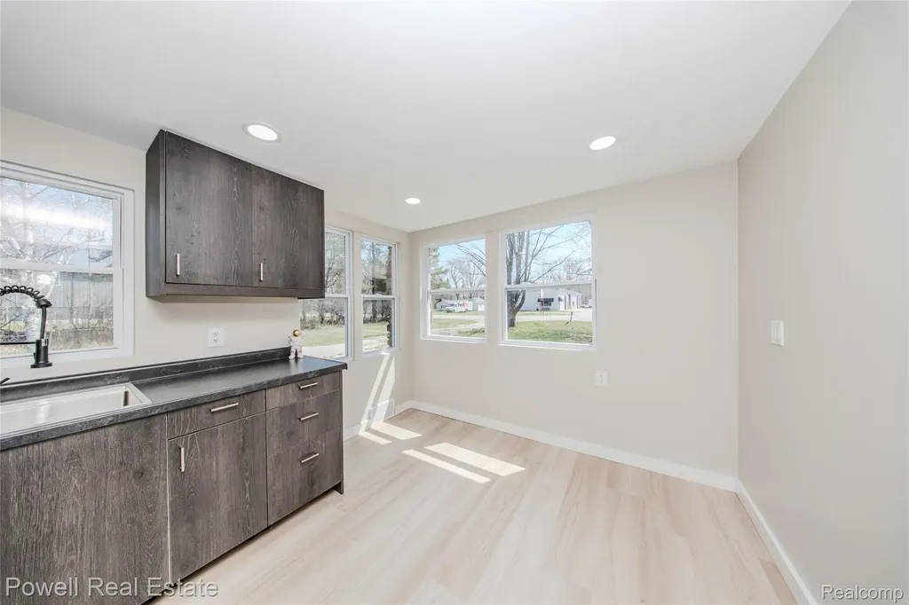 4118 Griswold Road Port Huron City MI 48060