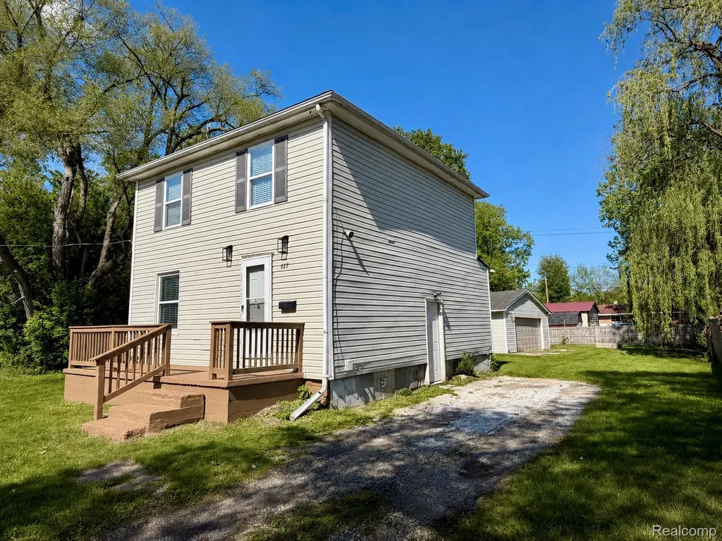627 Franklin Road Pontiac City MI 48341
