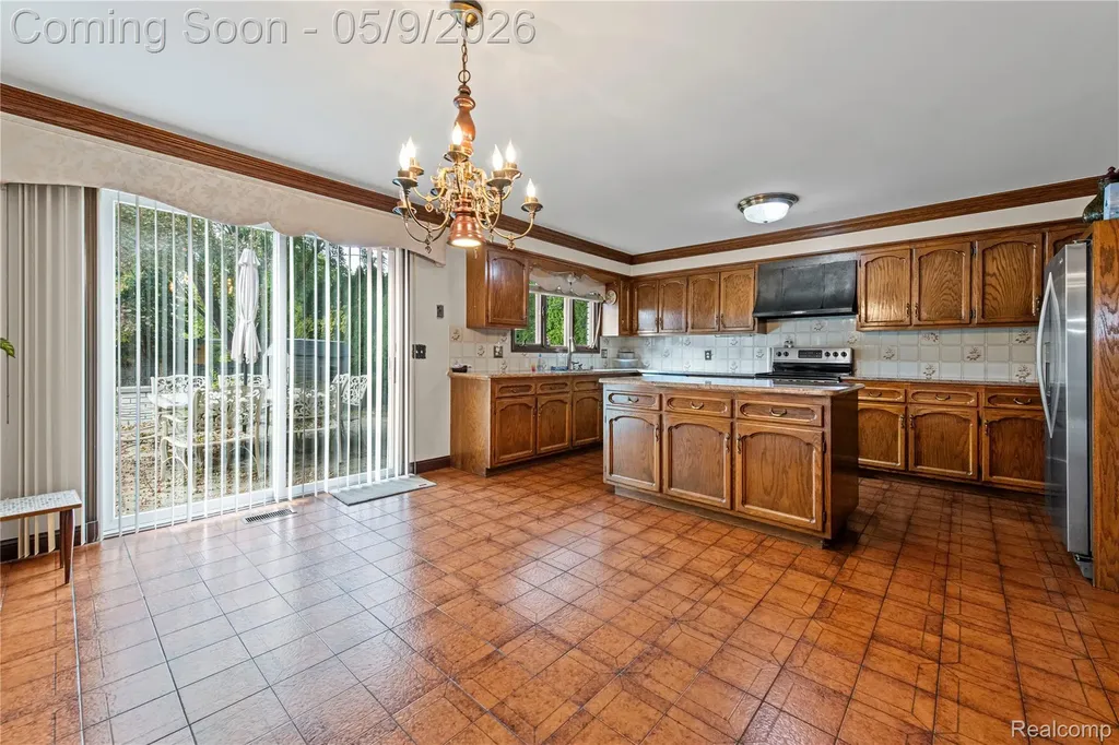 38219 Santa Anna Street Clinton Charter Township MI 48036