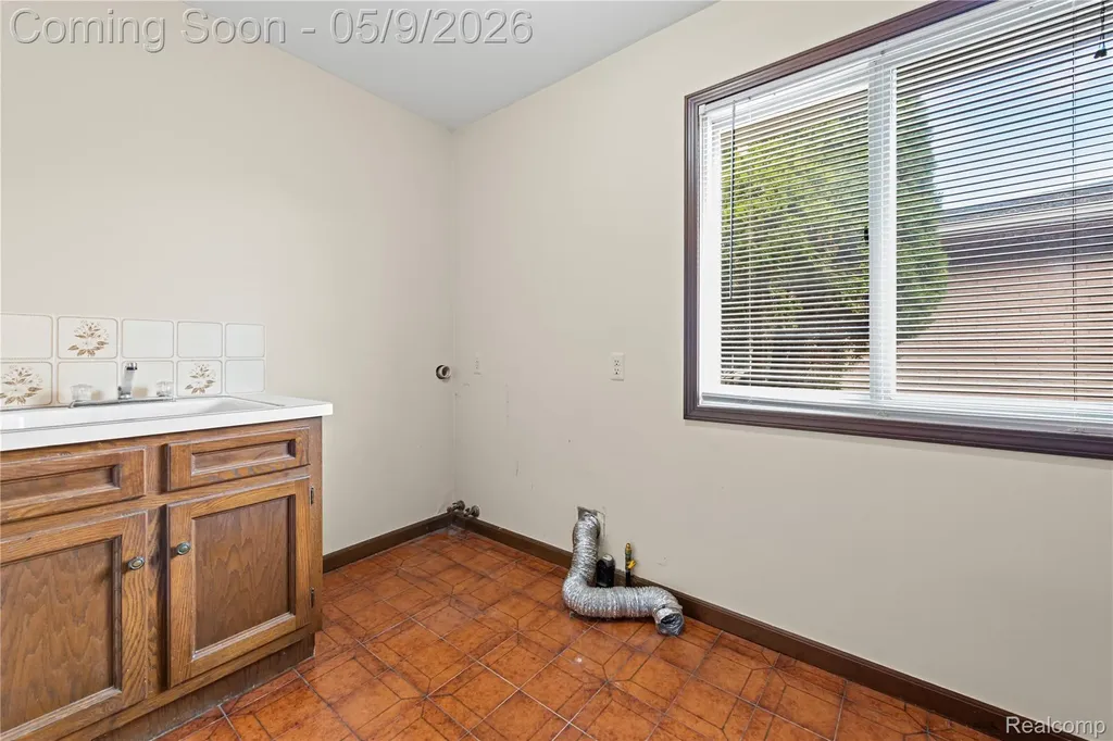 38219 Santa Anna Street Clinton Charter Township MI 48036