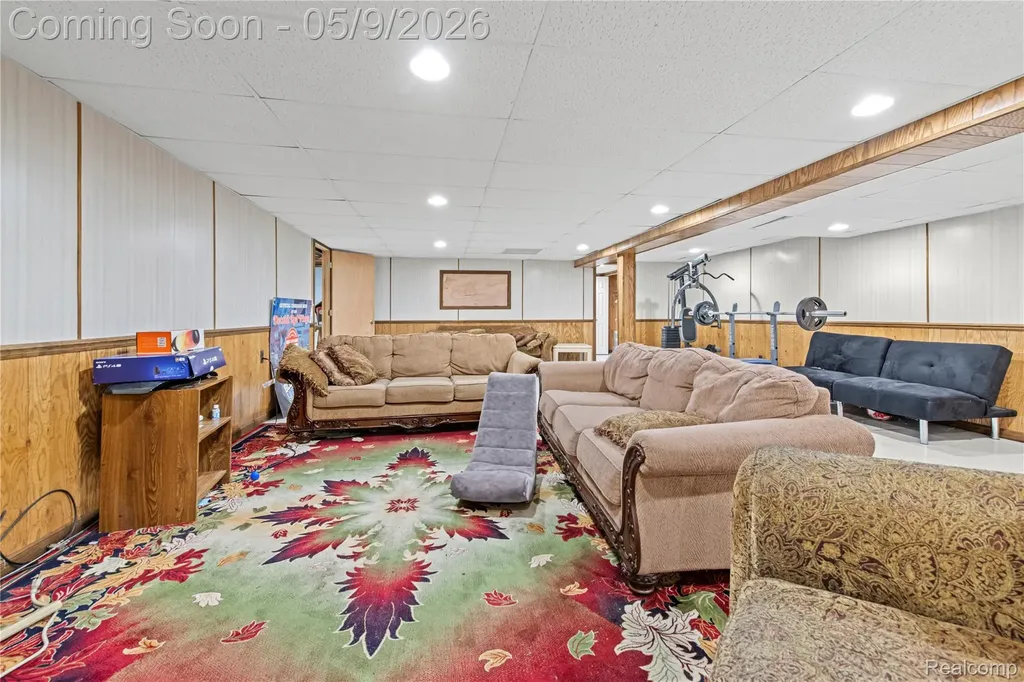 38219 Santa Anna Street Clinton Charter Township MI 48036