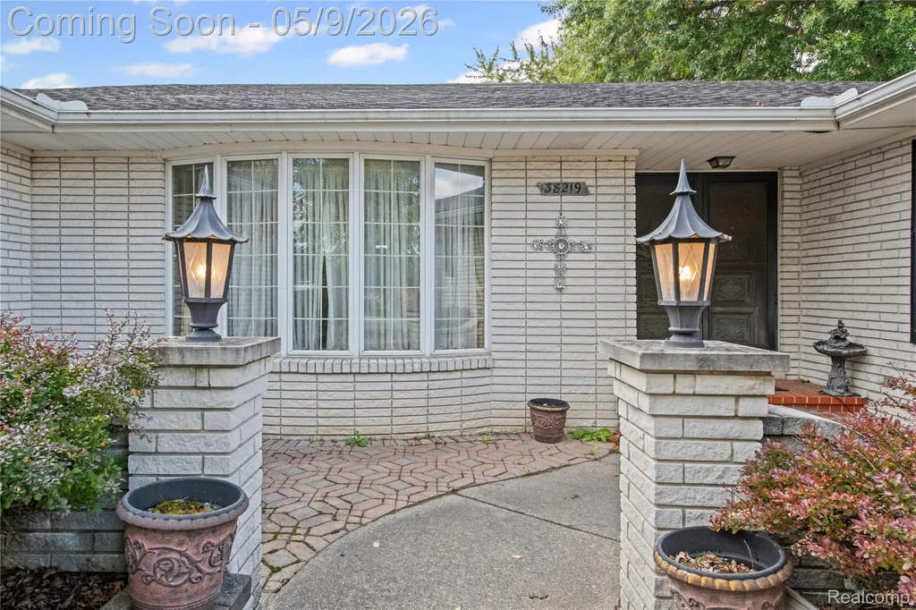 38219 Santa Anna Street Clinton Charter Township MI 48036