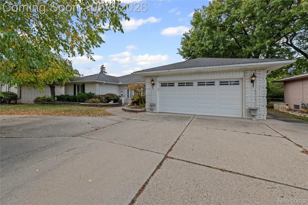 38219 Santa Anna Street Clinton Charter Township MI 48036