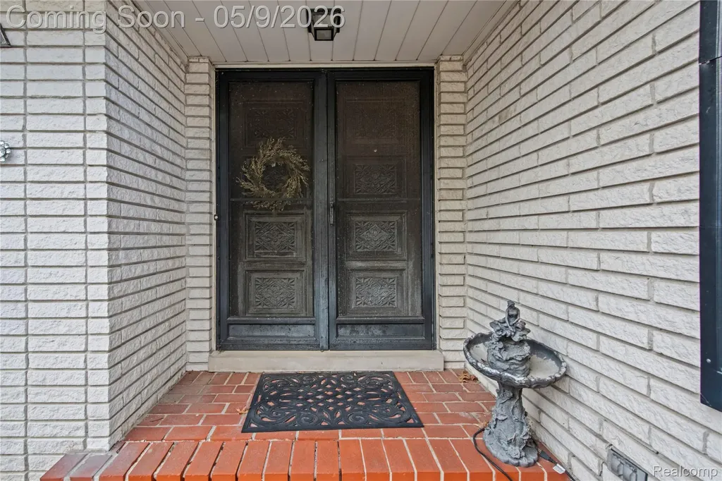 38219 Santa Anna Street Clinton Charter Township MI 48036