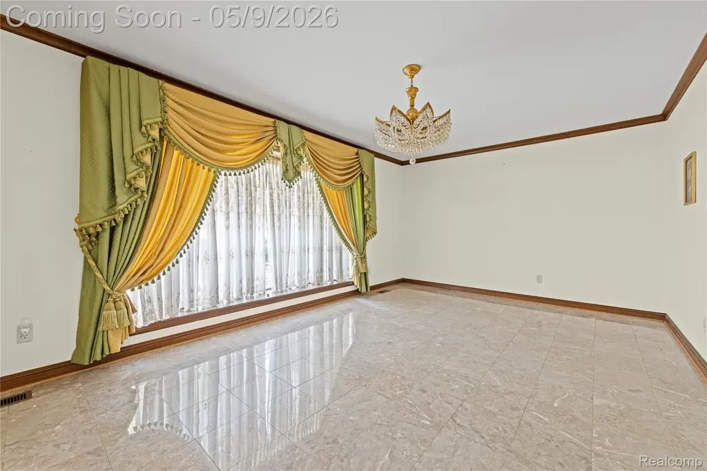 38219 Santa Anna Street Clinton Charter Township MI 48036