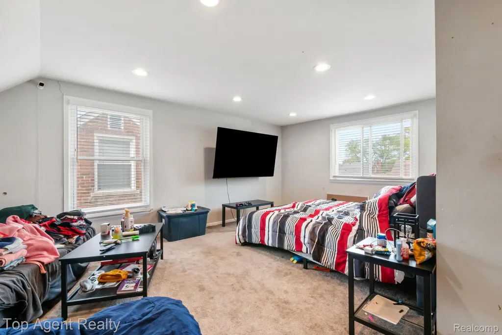 9903 Ruth Avenue Allen Park City MI 48101