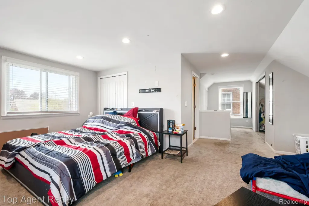 9903 Ruth Avenue Allen Park City MI 48101