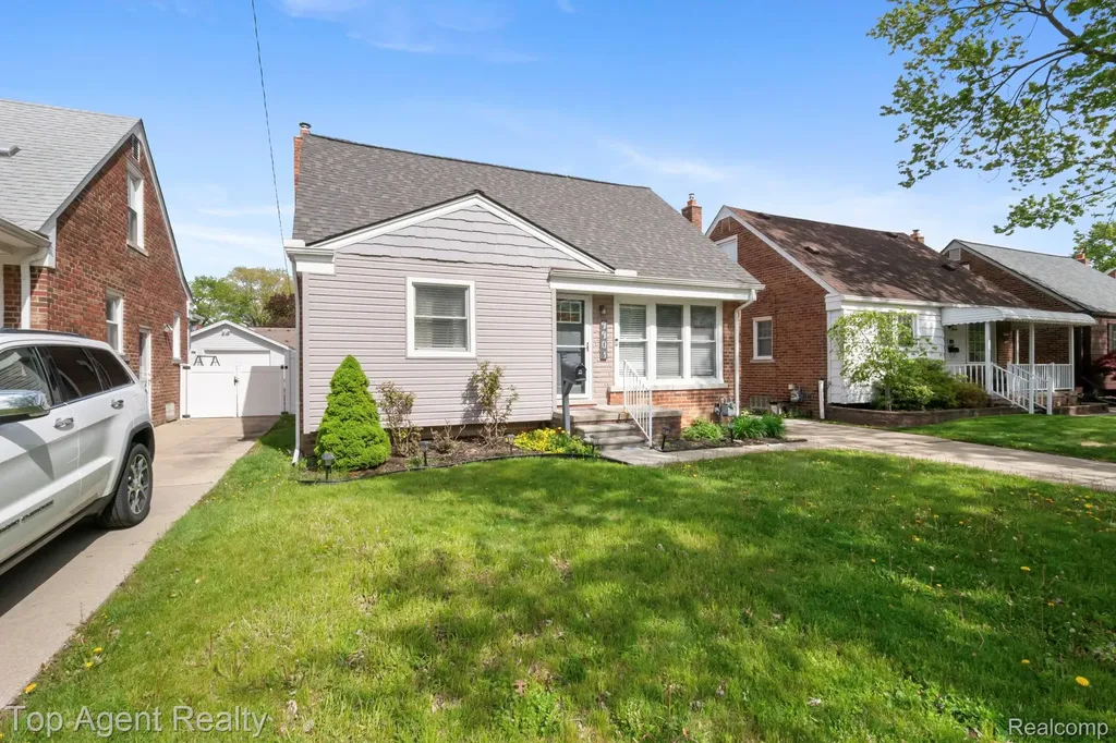 9903 Ruth Avenue Allen Park City MI 48101