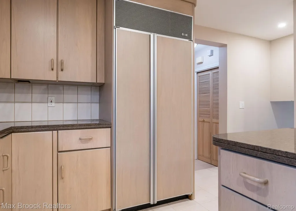 25461 Tweed Drive Franklin Village MI 48025