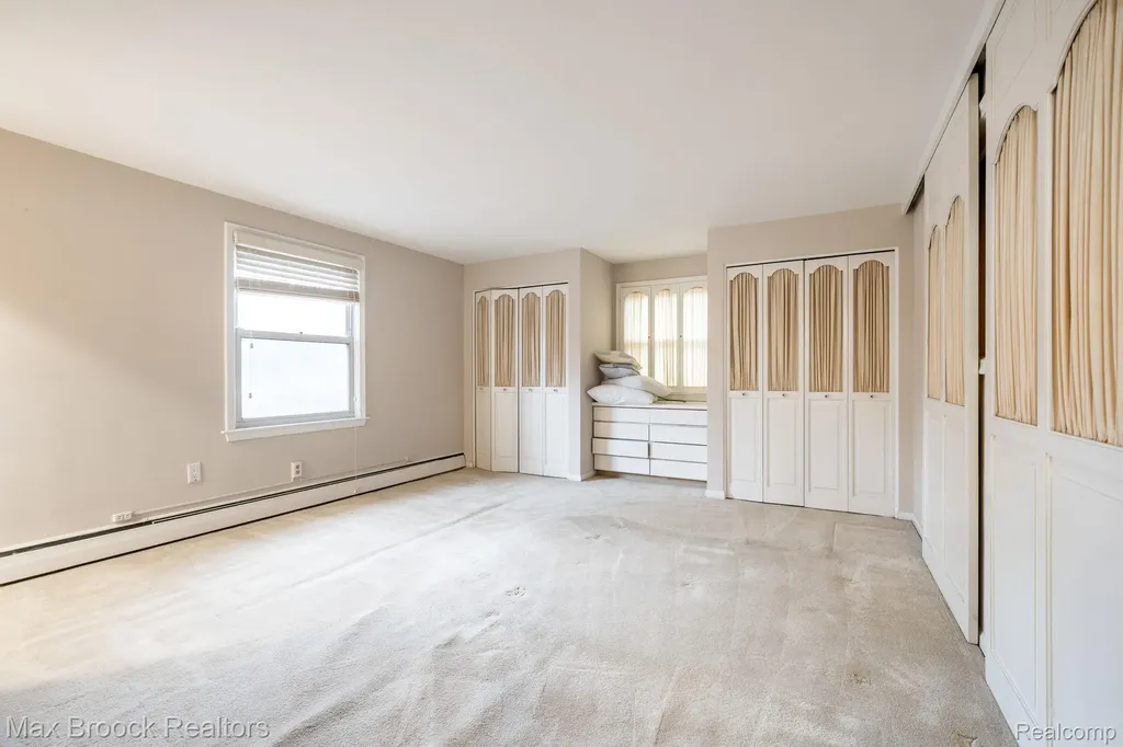 25461 Tweed Drive Franklin Village MI 48025