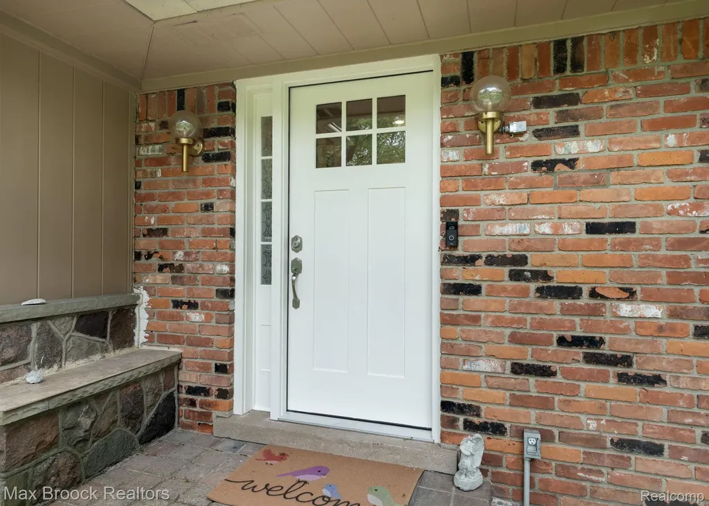 25461 Tweed Drive Franklin Village MI 48025