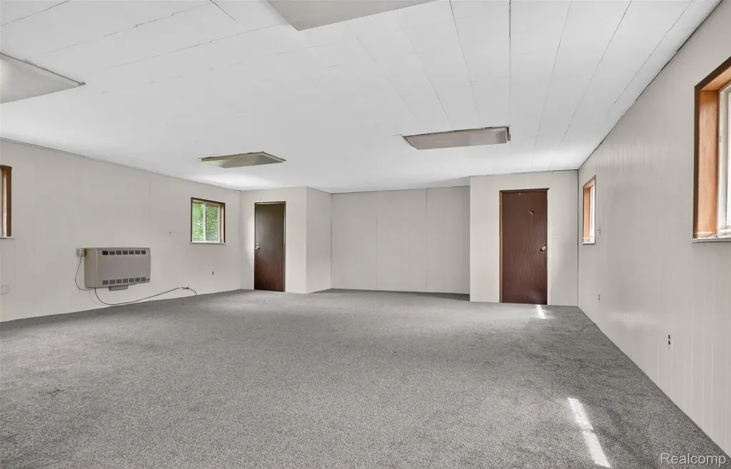 138 W Hunters Creek Road Lapeer Township MI 48446