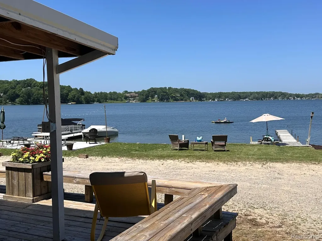 3971 S Shore Drive Elba Township MI 48446