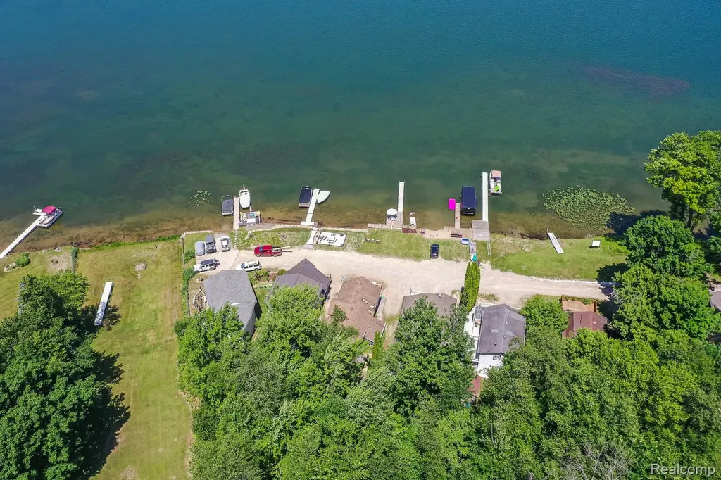 3971 S Shore Drive Elba Township MI 48446