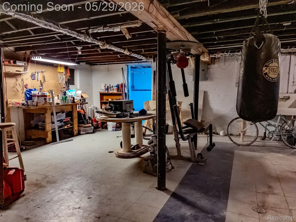 3010 Fischer Street Detroit City MI 48214